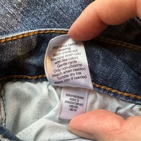 Levi Strauss Signature Low Rise Misses in Size 6 - Picture 5 of 8